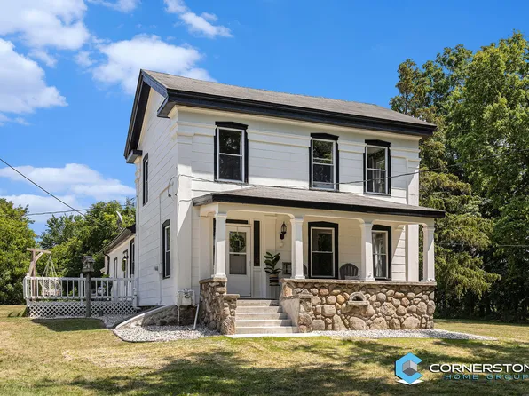 6816 Division Ave N, Comstock Park, MI 49321