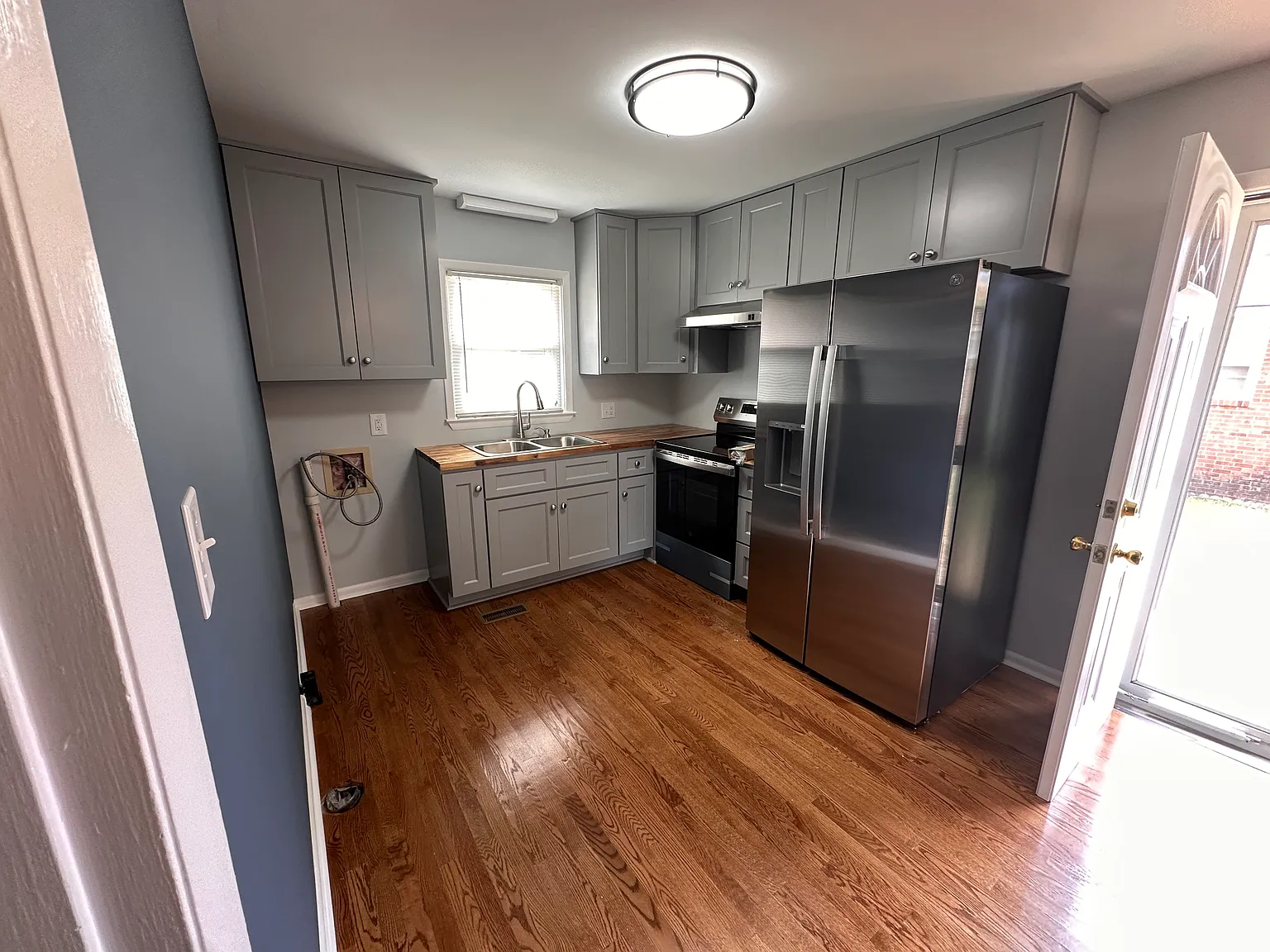3 bed, 1040 sqft, $1,400 — Photo 3