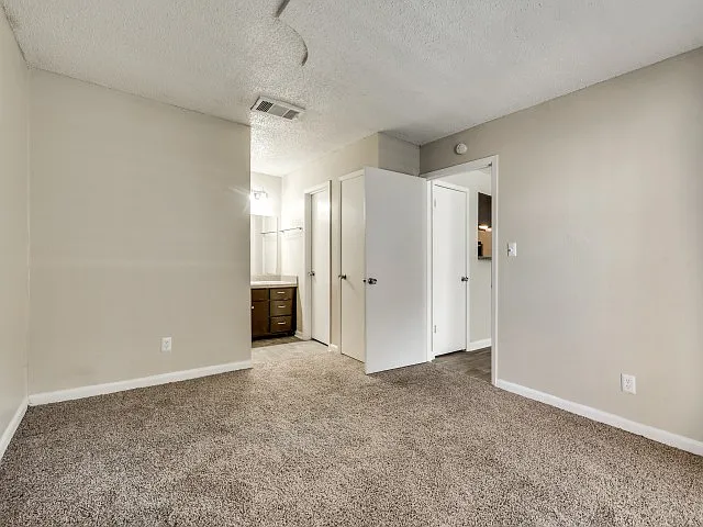 West Wind Apartments — Photo 10