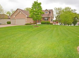 28341 Lakeside Ln, Lindstrom, MN 55045