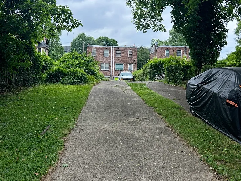 151 W Penn St — Photo 4