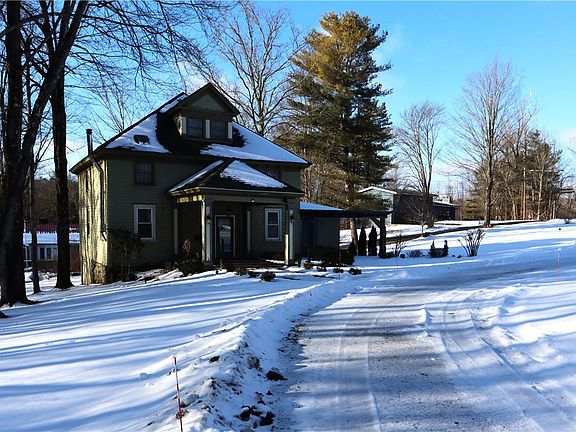 5th image of 8 Van Dyke Ave