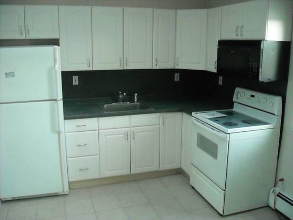 5th image of 520 Broadway APT 1
