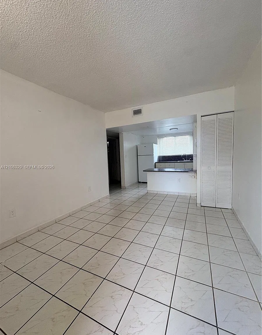 231 E 7th St — Photo 1