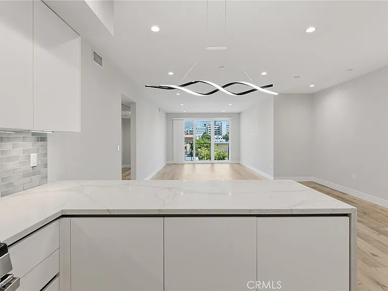 5820 La Mirada Ave #402 — Photo 8