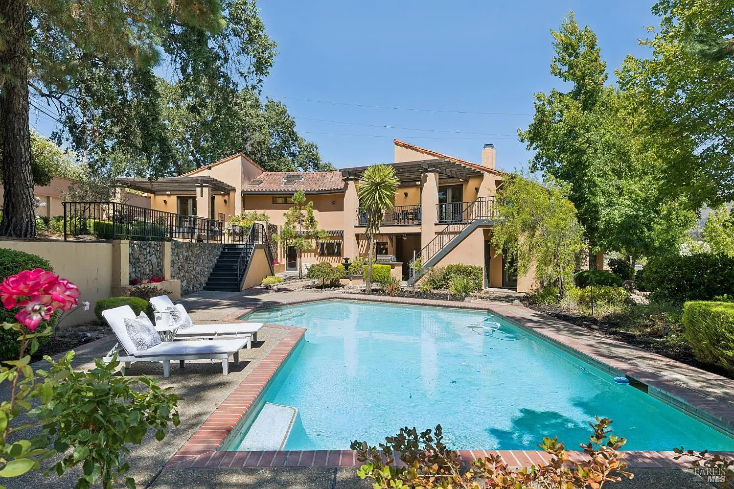 1685 Estee Avenue - 4bd/5ba, 4,958 sqft - in Napa, CA