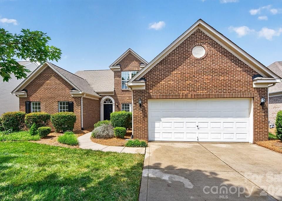 1st image of 104 Pine Lake Dr