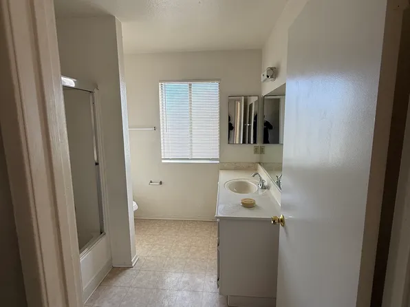 1802 E Avenue J9 APT 1, Lancaster, CA 93535