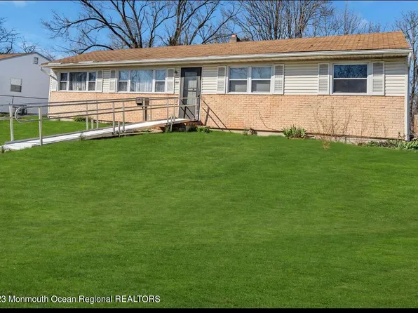 104 Belmont Drive, Toms River, NJ 08757