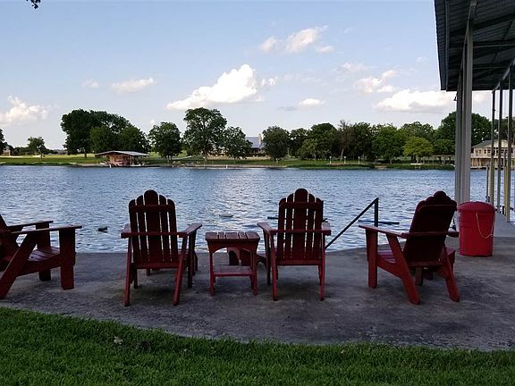 2nd image of 413 River Lake Dr