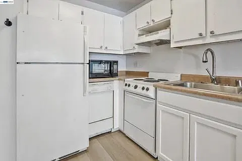 1771 Broadway St — Photo 2