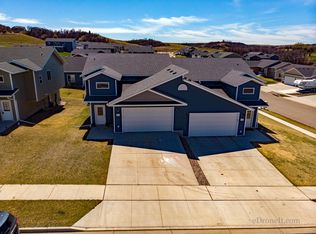 303 Lena Ct SE, Mandan, ND 58554