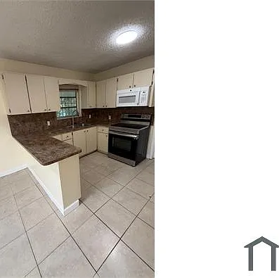 526 NW 99th St — Photo 2