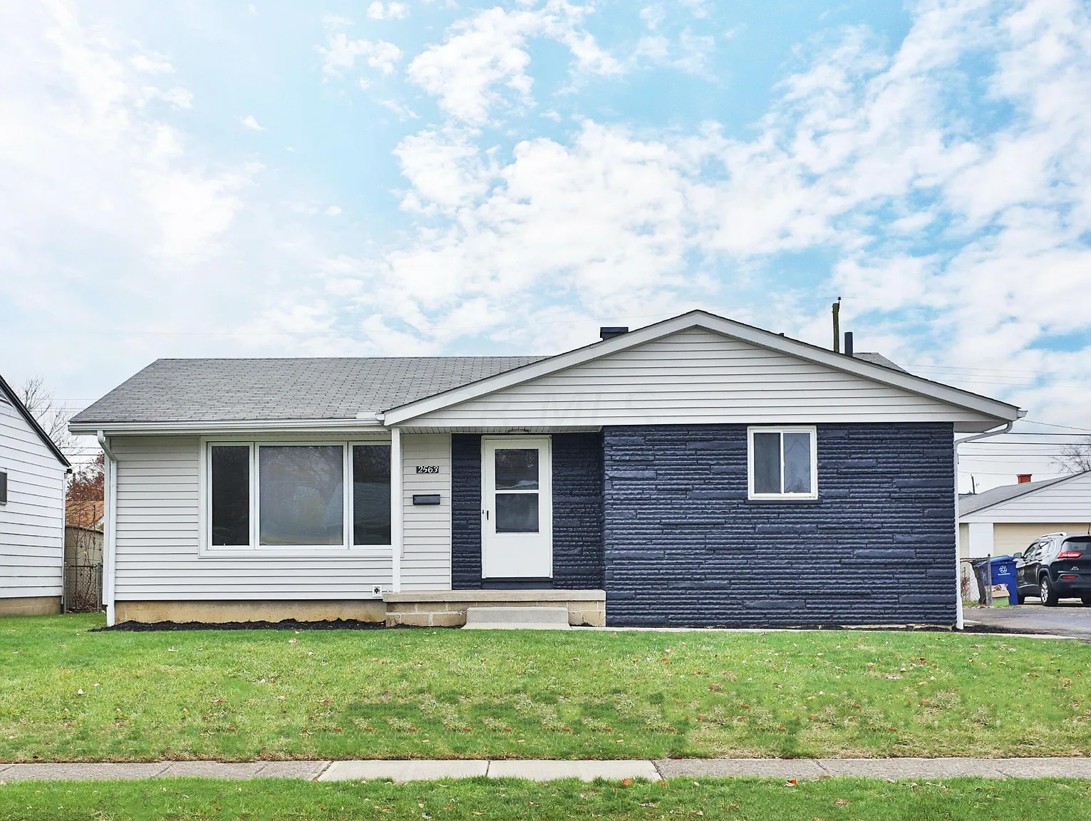 2563 Regina Ave photo 1