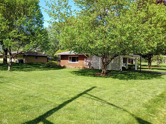 3rd image of 7017 McLain Dr