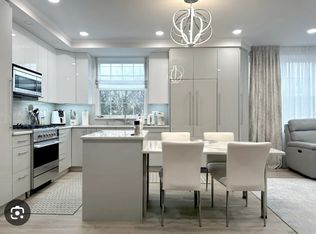 40 Oceana Dr W APT 3G, Brooklyn, NY 11235