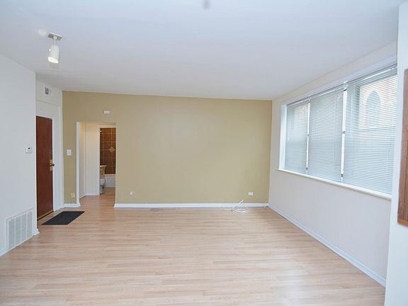 2nd image of 1101 W Barry Ave #G
