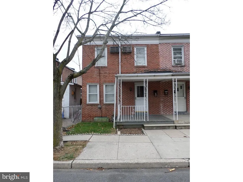 1139 Remington St photo 1