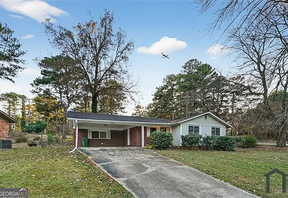 996 Forest Valley Dr SE — Photo 2