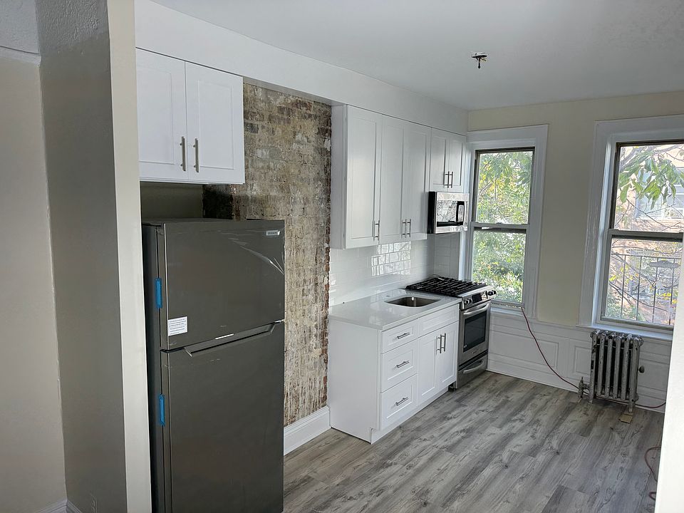 1st image of 3068 45th St #2