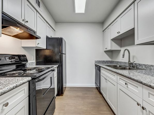 1117 Whitney Ave #3301