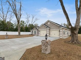 103 Abbie Ln, Glennville, GA 30427