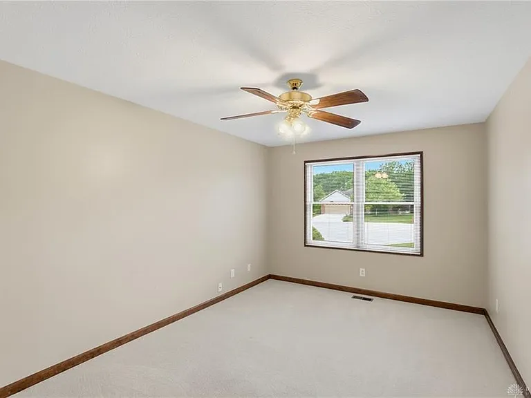 75 Myers Farm Ct — Photo 16