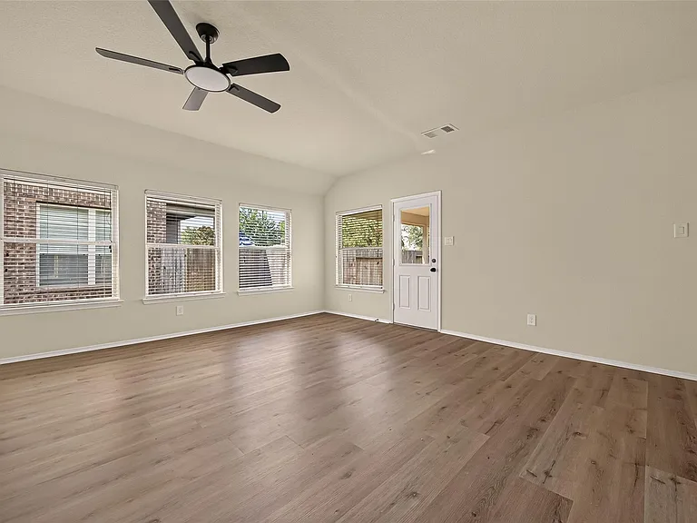 3314 Karleigh Way — Photo 7
