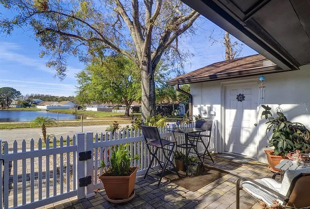 2 bed, 2.0 bath, 1116 sqft, $2,500 — Photo 2
