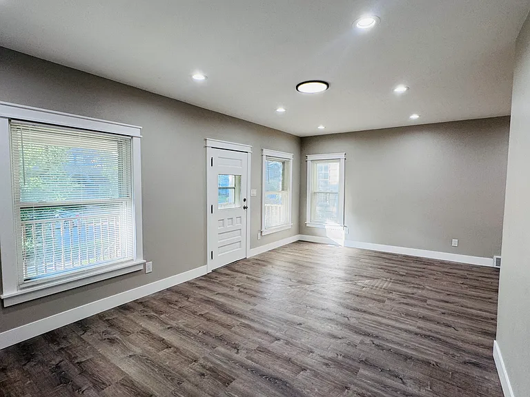 9809 Baltic Rd — Photo 5