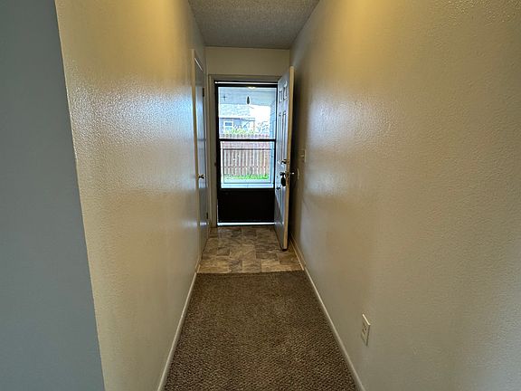 4th image of 247 Sunny Ln