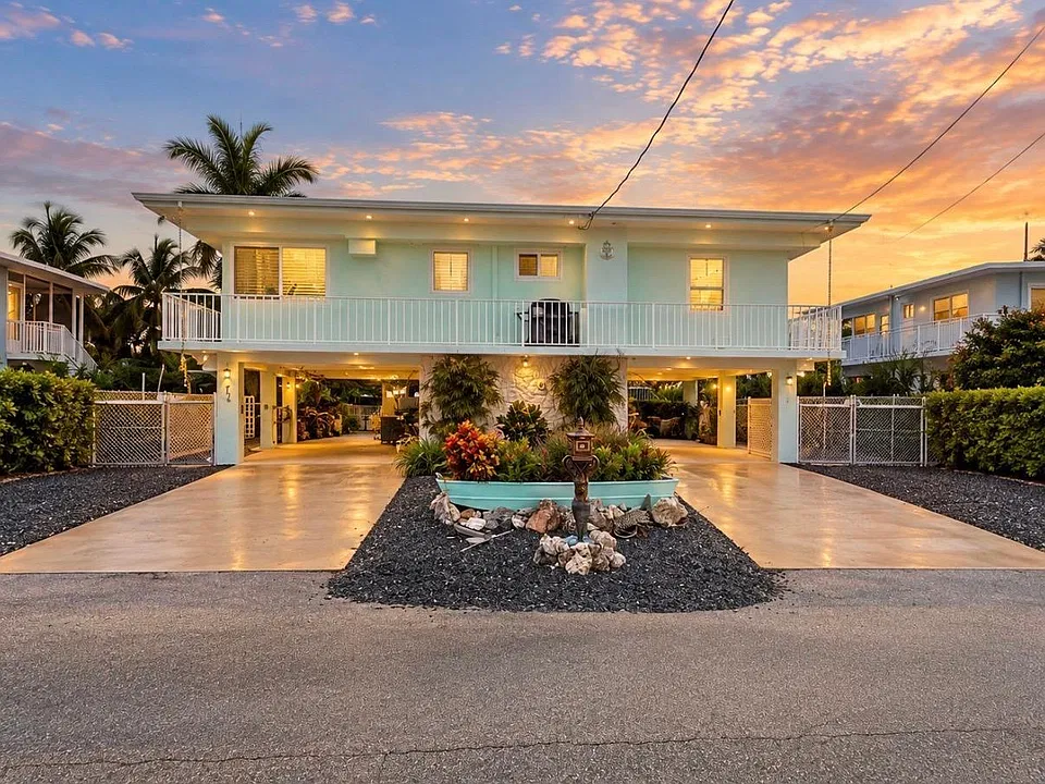 142 Harbor Dr