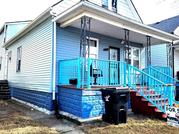 12556 Gallagher Ave, Hamtramck, MI 48212