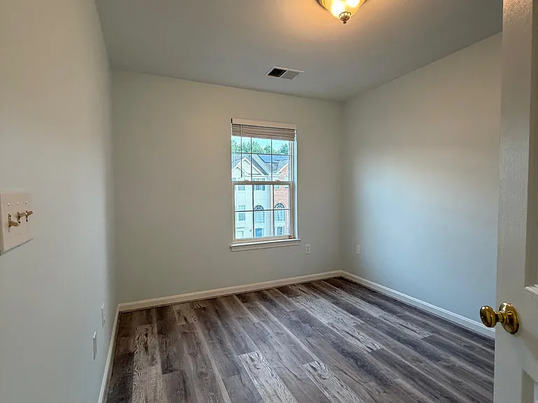 206 Raynar Ct — Photo 40