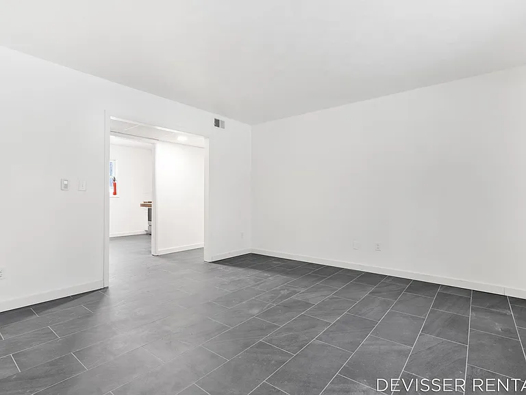 1297 32nd St #D3 — Photo 9