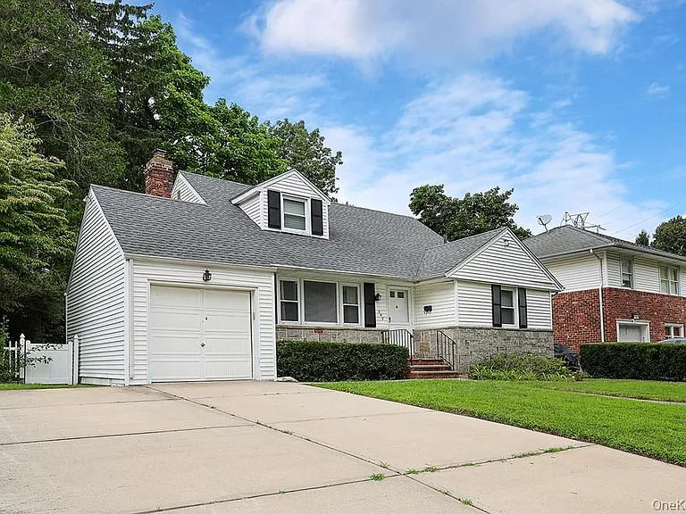 242 Clinton Rd — Photo 2