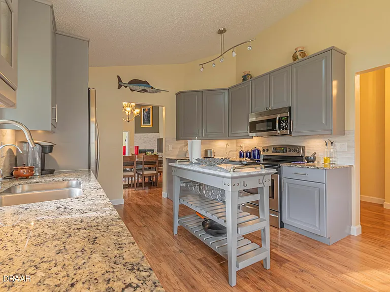 6236 Clover Bend Dr — Photo 13