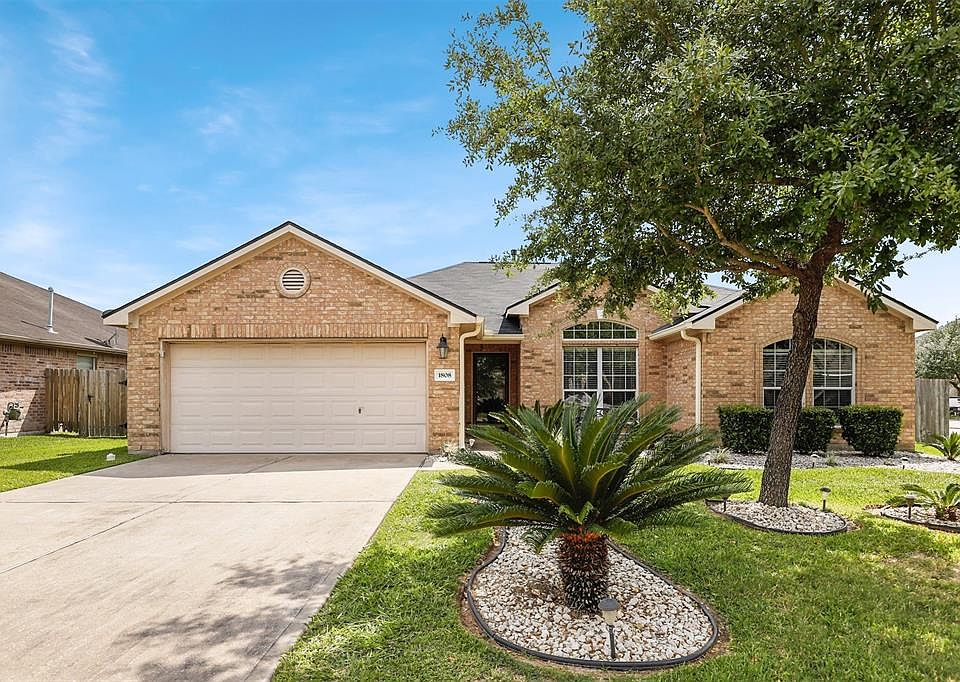 1st image of 1808 Majestic Oak Dr