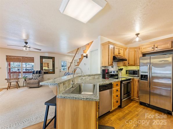 3975 Mountain Creek Rd, Robbinsville, NC 28771