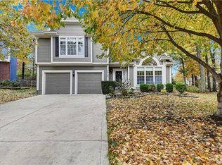 4916 Roundtree St, Shawnee, KS 66226