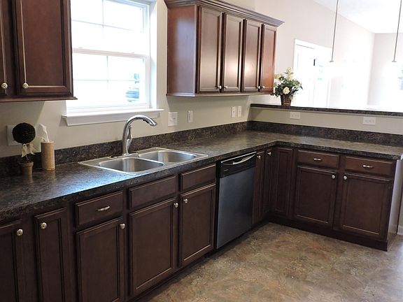 3rd image of 1107 Harmony Ln