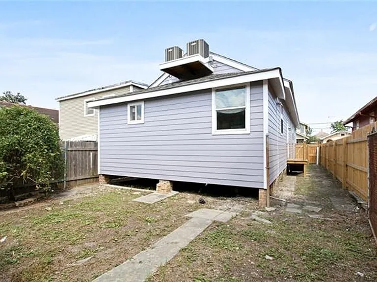 2534-2536 Lavender St — Photo 11