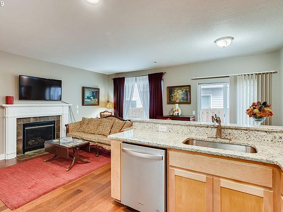 4th image of 6524 NE Deer Run St