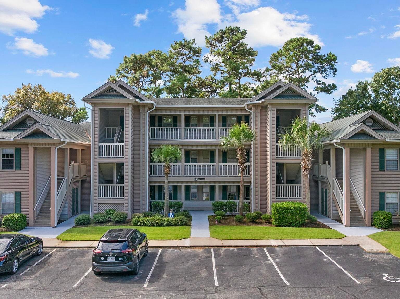 320 Pinehurst Ln. #11 E