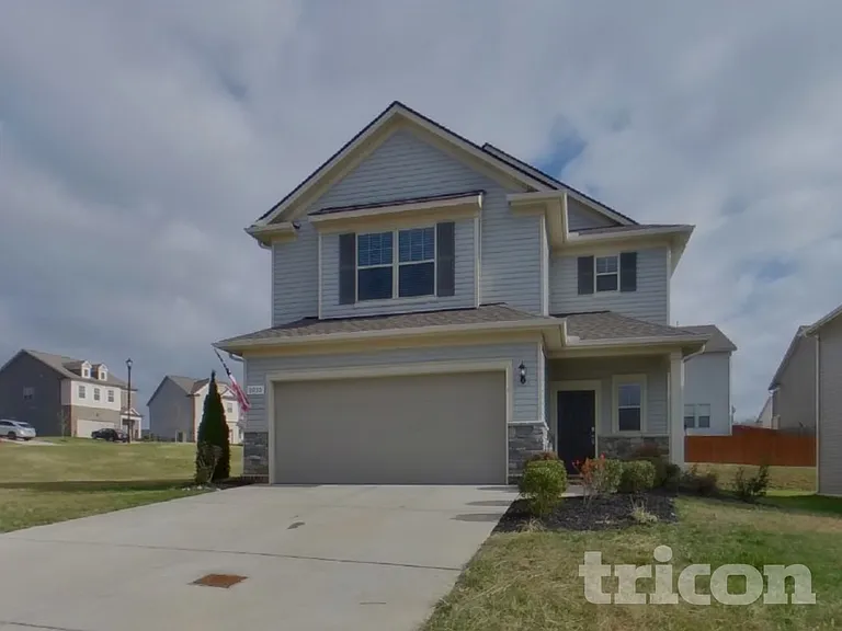 1035 Lonergan Cir — Photo 2