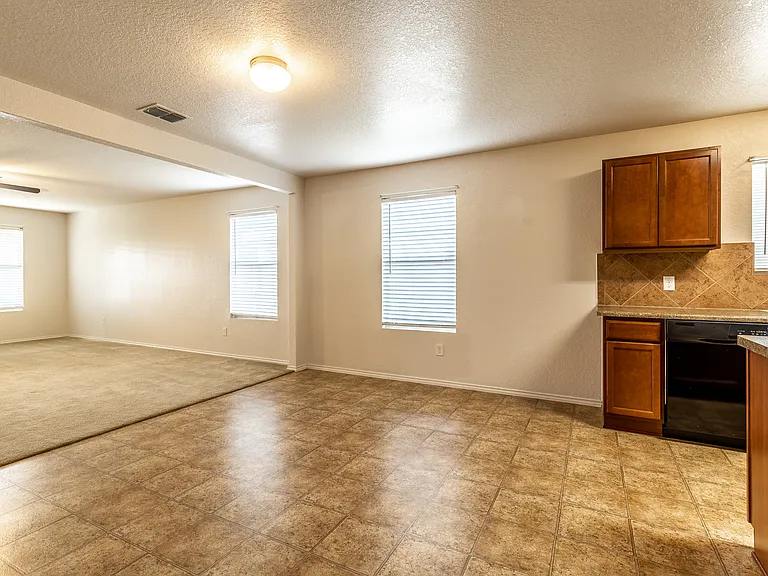 8966 Oakwood Park — Photo 11