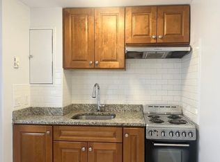 994 Washington St APT 2, Weymouth, MA 02189