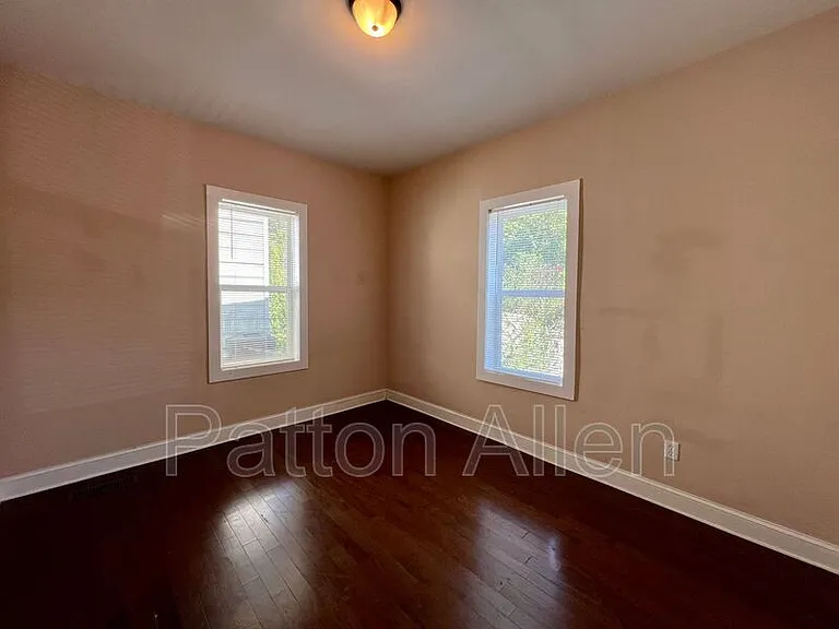 114 Clingman Ave — Photo 12