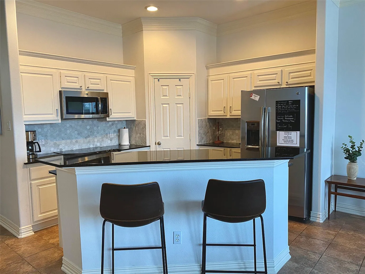 2 bed, 2.5 bath, 1468 sqft, $2,100 — Photo 4