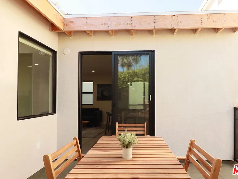 918 N San Vicente Blvd #F — Photo 11